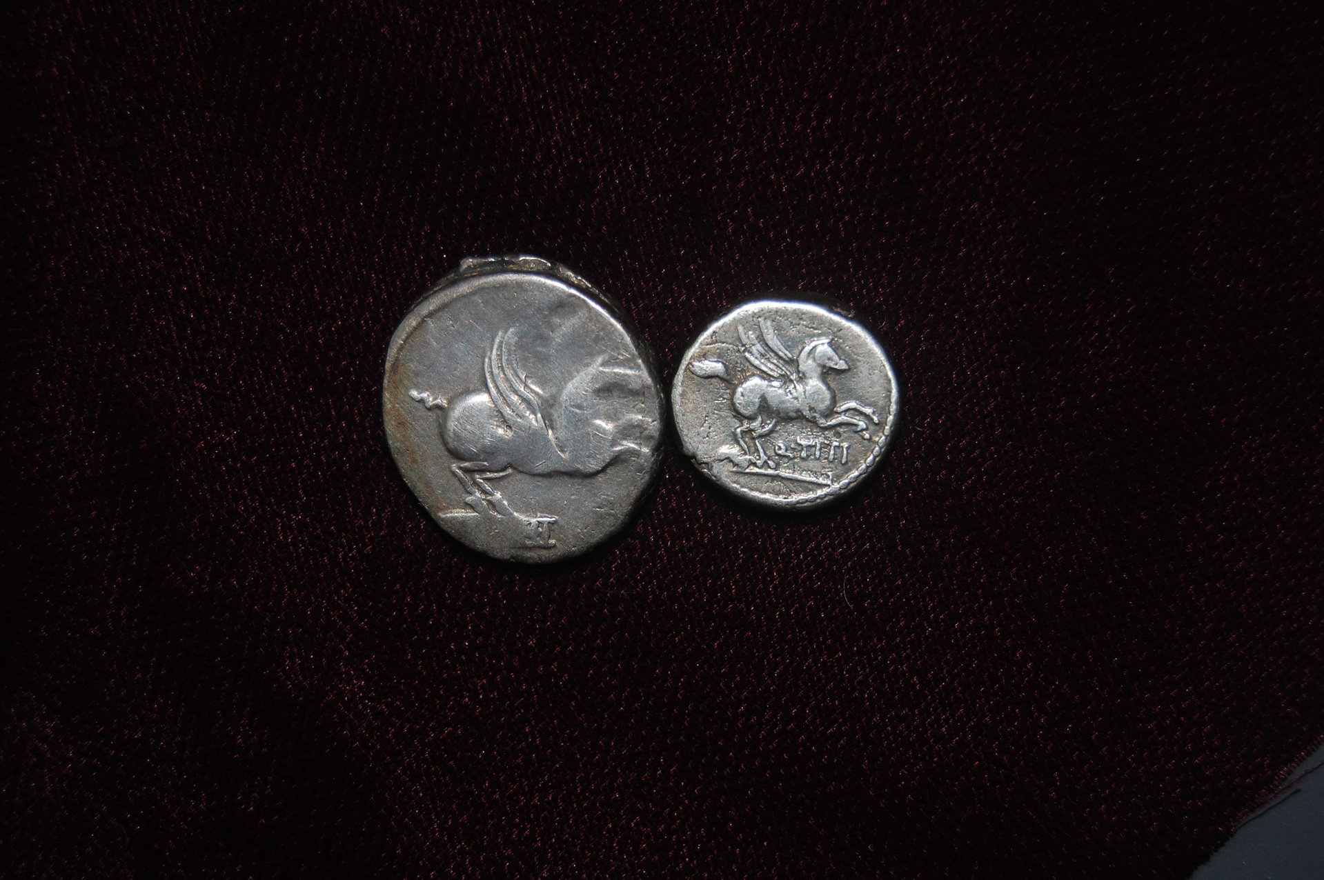 RR Q Titius 90BCE rev Denarius and Quinarius combo.JPG