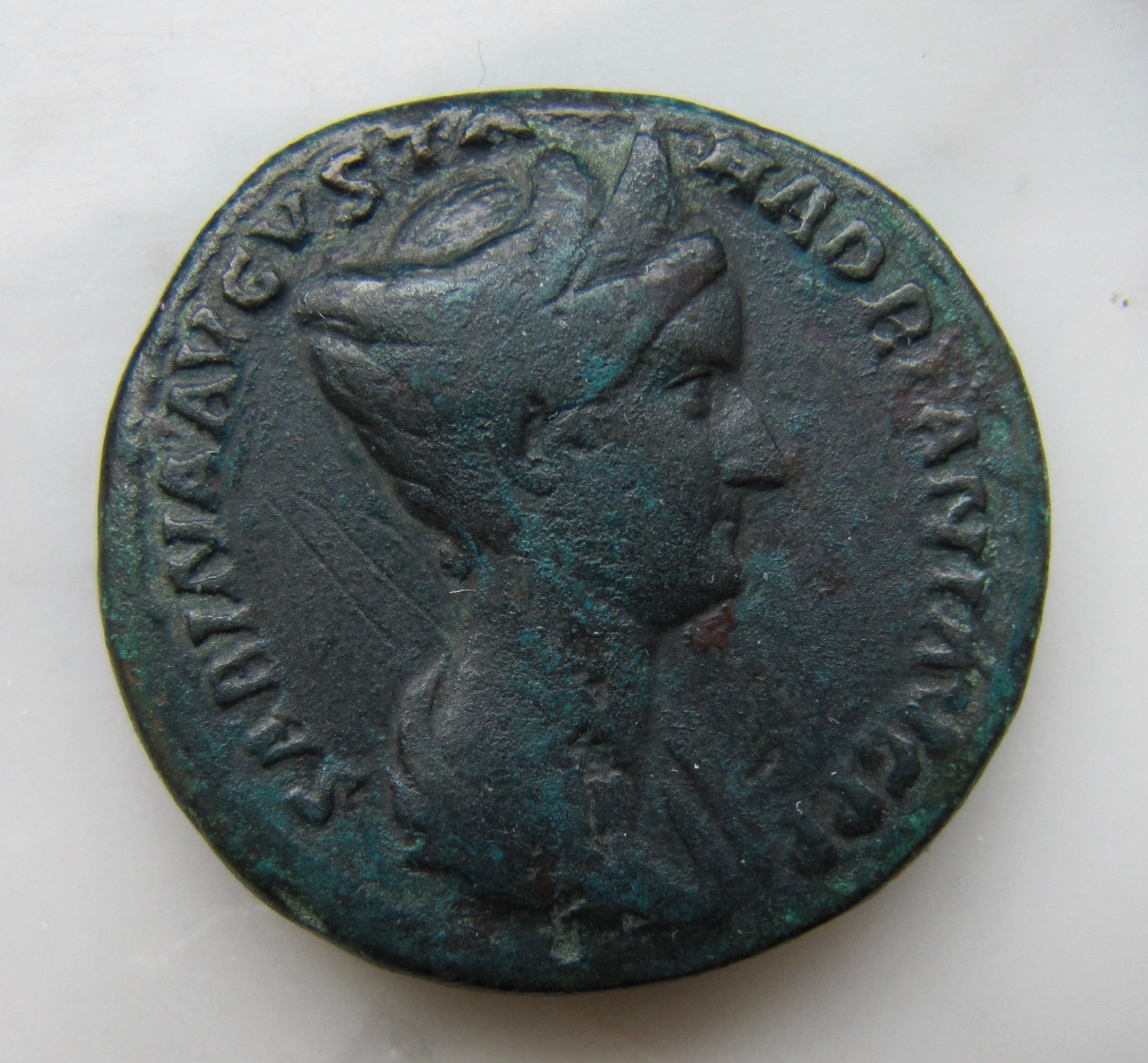 Sabina Sestertius Concordia-Obv - 1.jpg