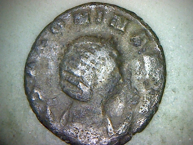 Salonina RIC 29 (obv).jpg