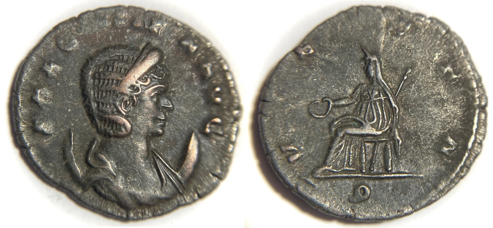 Salonina RIC 32 retro Q.JPG
