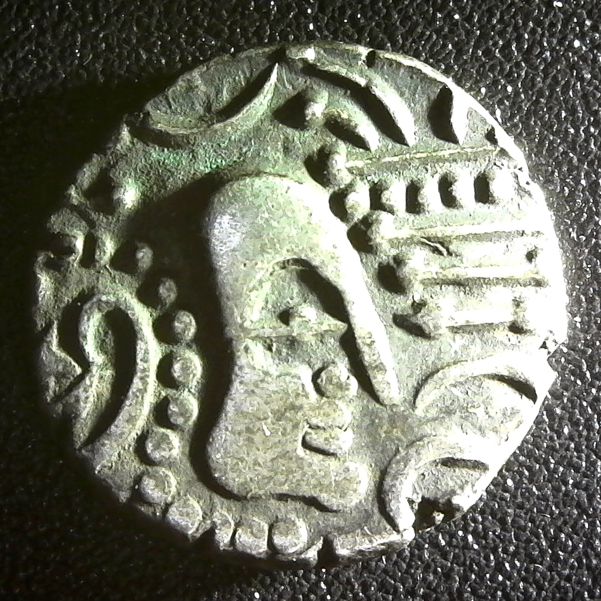 SAURASHTRA-GUJERAT, Chalukya, c. 950-1050, silver gadhaiya paisa MN424 obv D.jpg