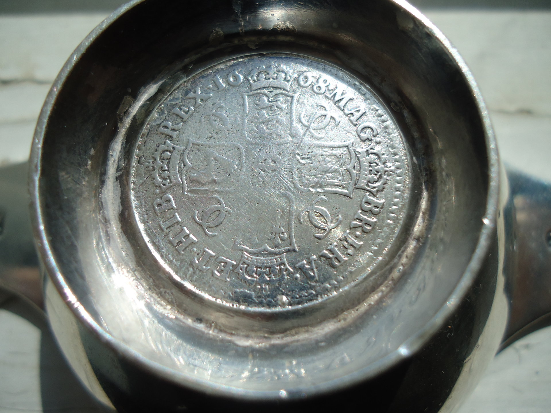 Scotland Quaich w 1668 coin (6).JPG