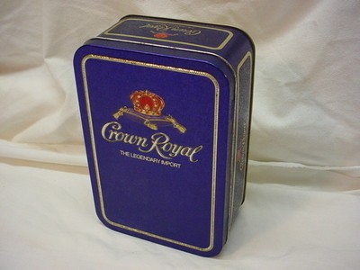 seagrams-crown-royal-collectible-tin_1_c7cfd9d06f62b0888f66eb7868ff5182.jpg