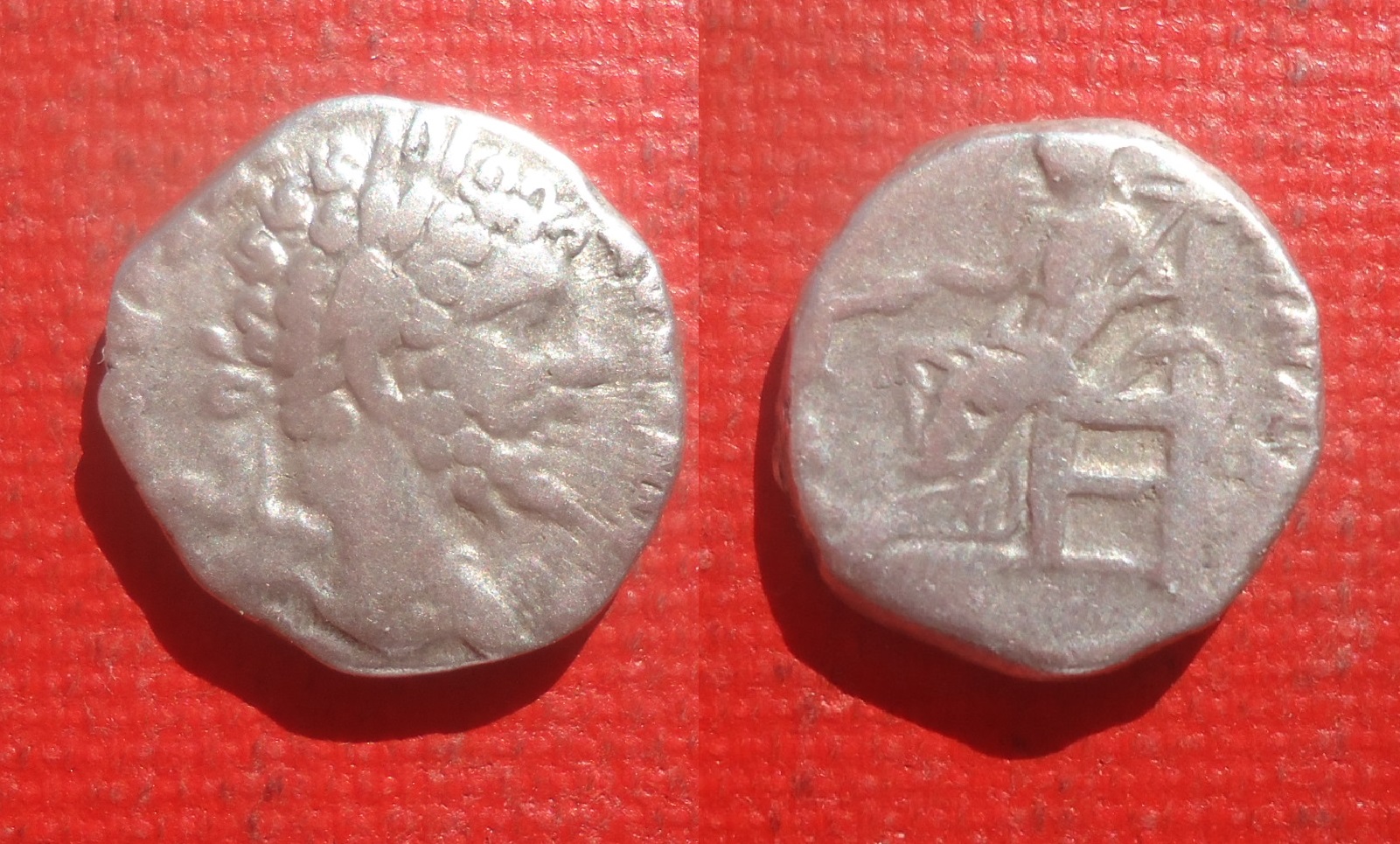 Septimius Severus - Den PACI seated RIC 118 Oct 2017 (0).jpg