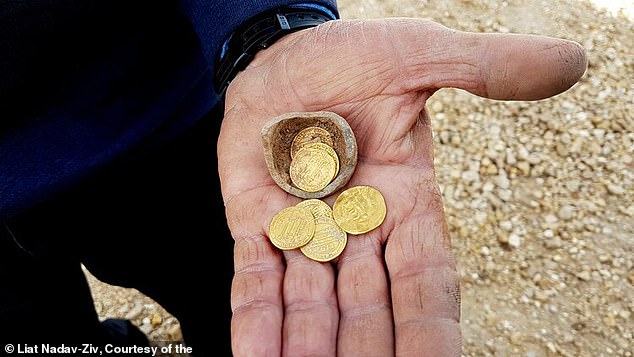 Small hoard found in juglet.jpg