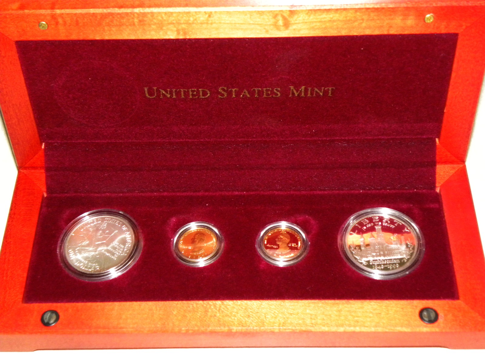 Smith box Inter.jpg