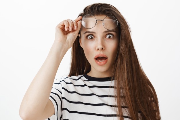speechless-impressed-attractive-girl-take-off-glasses-drop-jaw-from-amazement_176420-25561.jpg