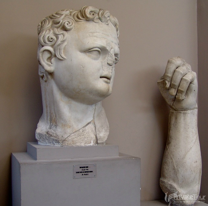 statues-parts-of-emperor-domitian.JPG
