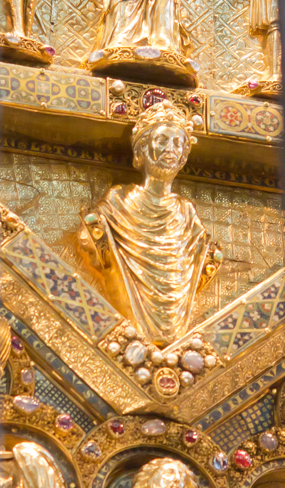 STAUFEN, FRIEDRICH I, Büste_Rainald_von_Dassel.jpg