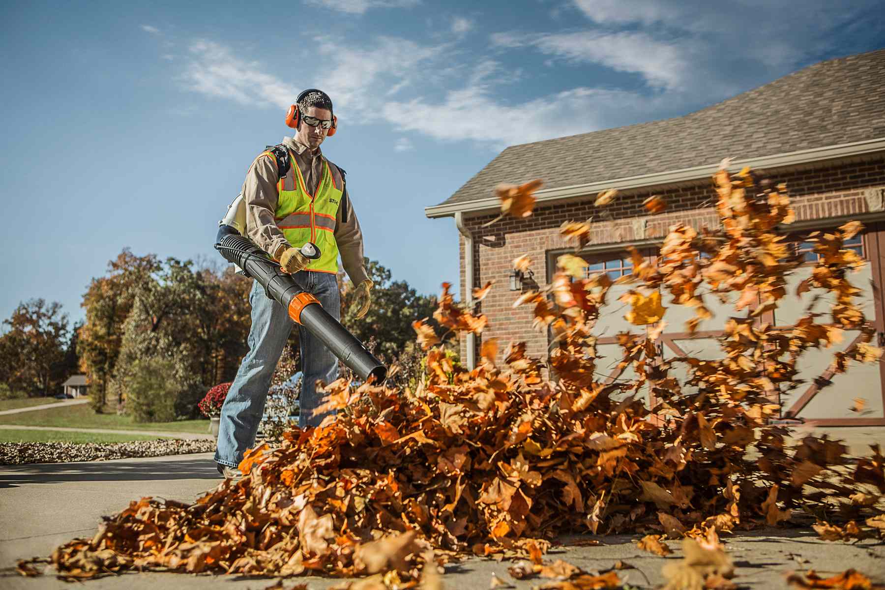 Stihl-BR-700-action.jpg