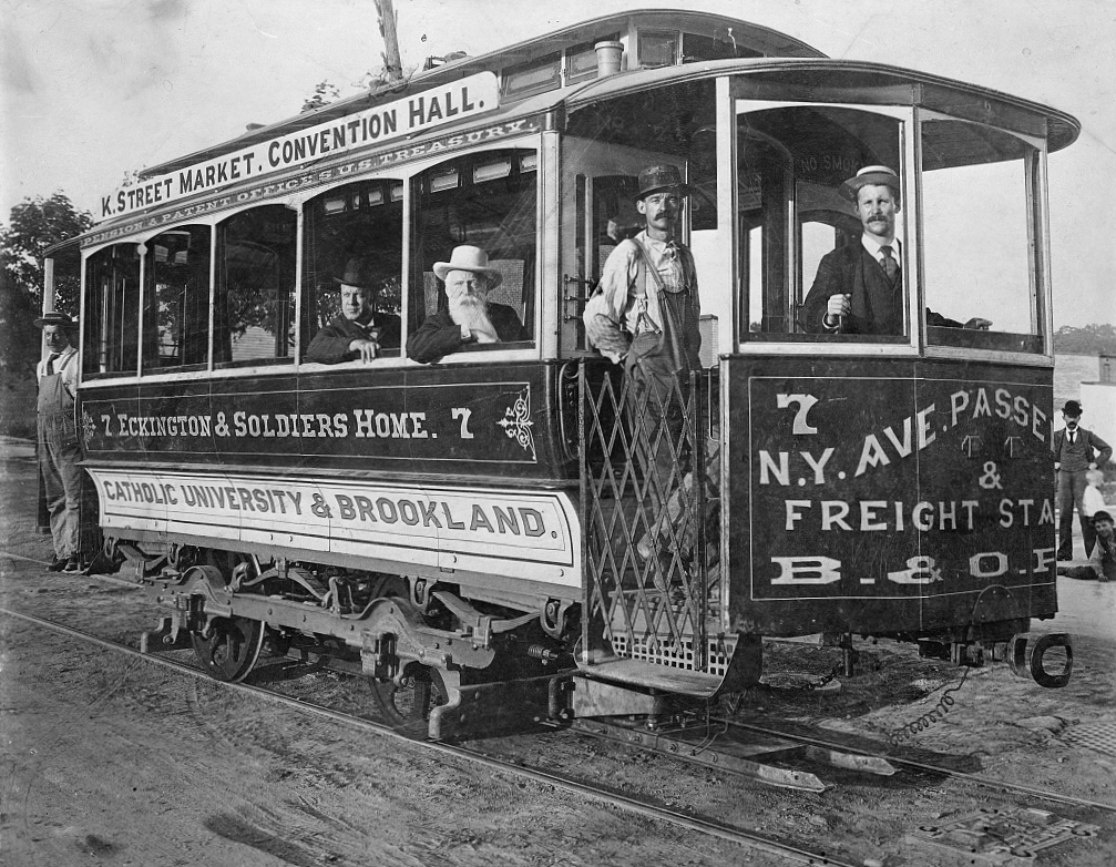 Street_car,_Washington,_D.C. (1).jpg