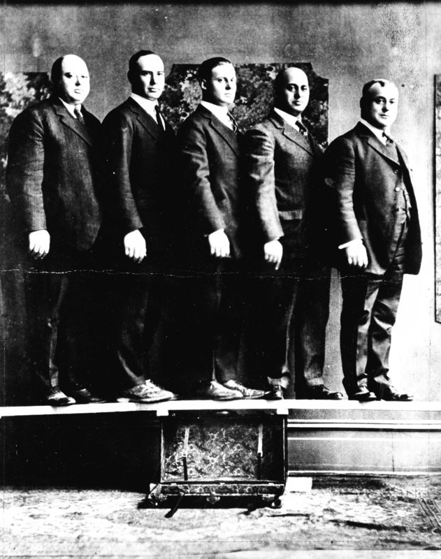 suitcase pic Shwayder Bros. 1910.jpg
