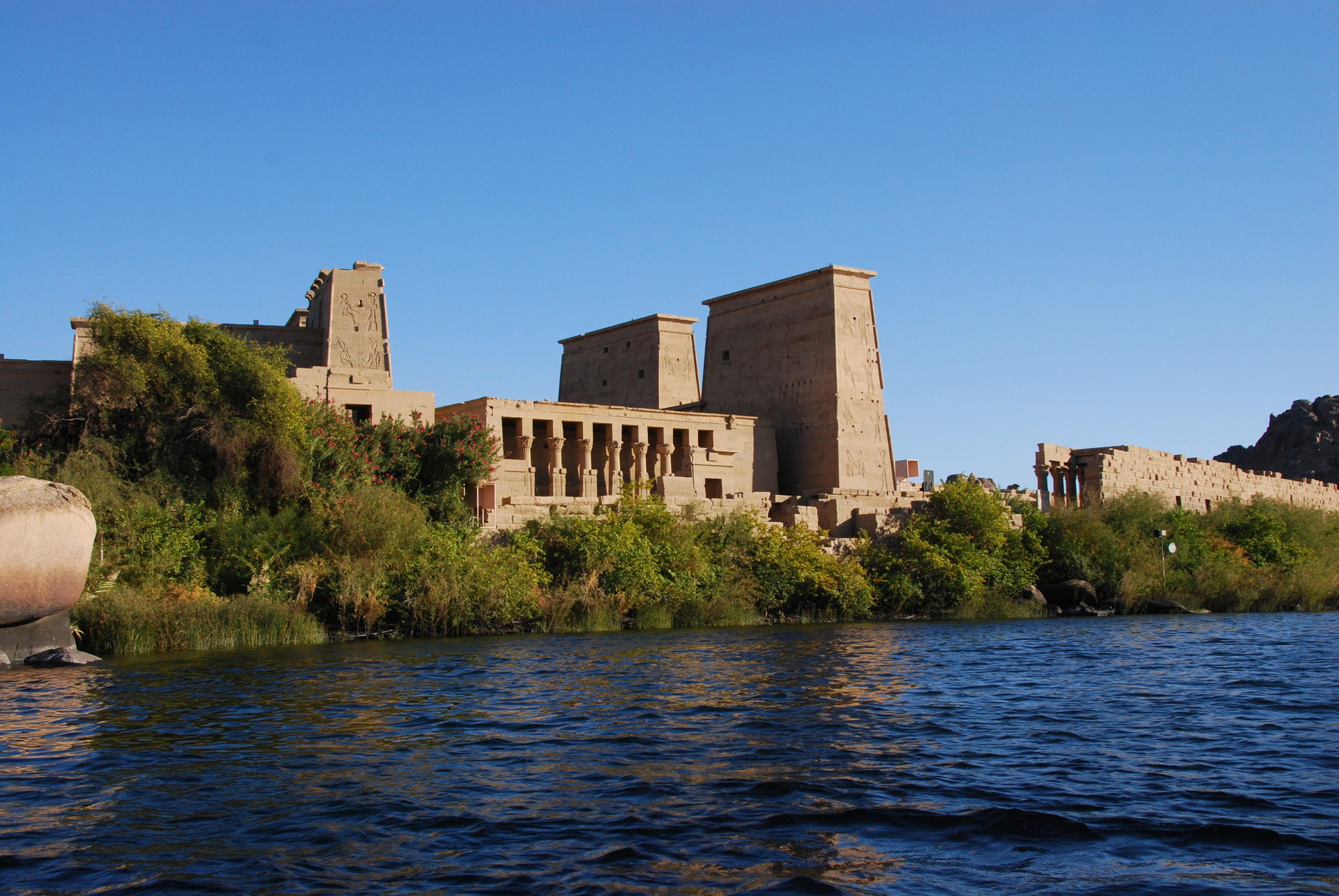 Temple_of_Isis_at_Philae.jpeg