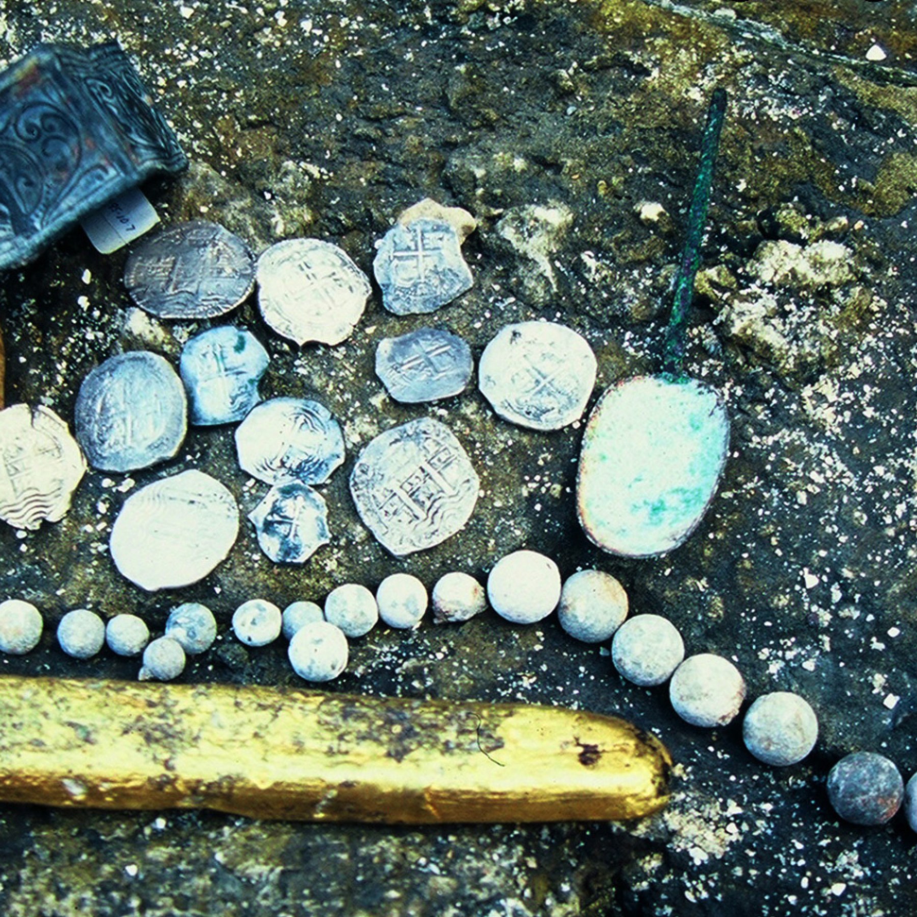 tfl-l-Jupiter-Wreck-coins-and-artifacts.jpg