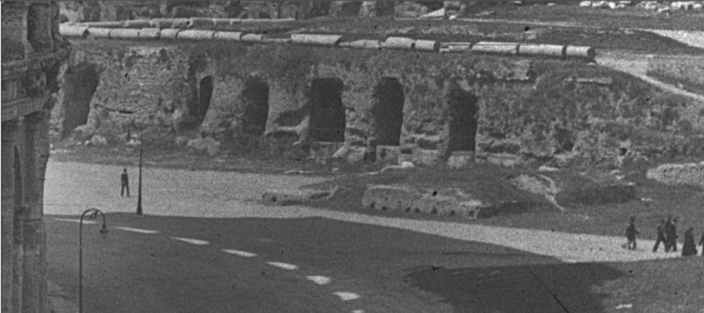 The-pedestal-of-the-Colossus-of-Nero.-Rome-1920.-Via-Roma-Ieri-Oggi..png