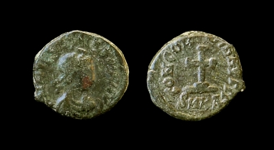 theo cross 400.jpg