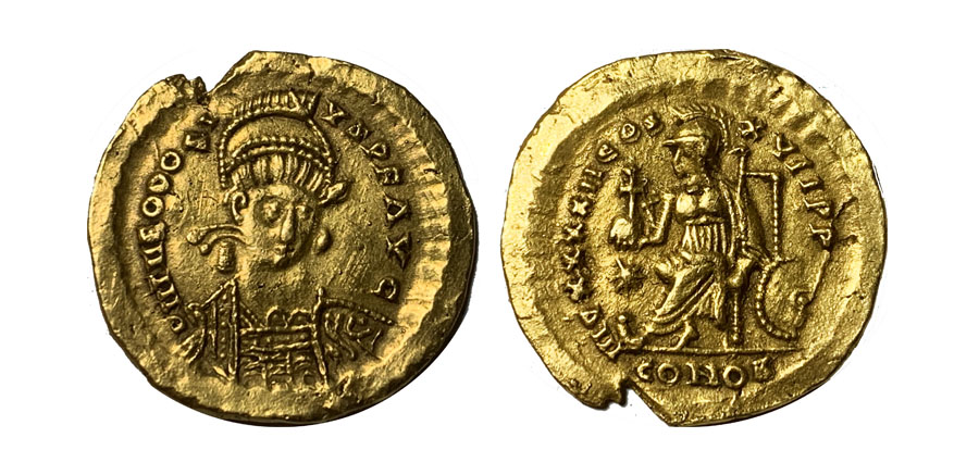 Theodosius II Solidus.jpg