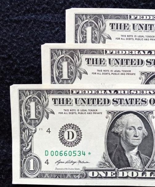 Three Mint Star notes cut error ES.jpg