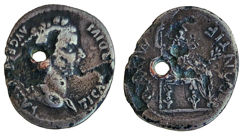 Tibère troué.jpg