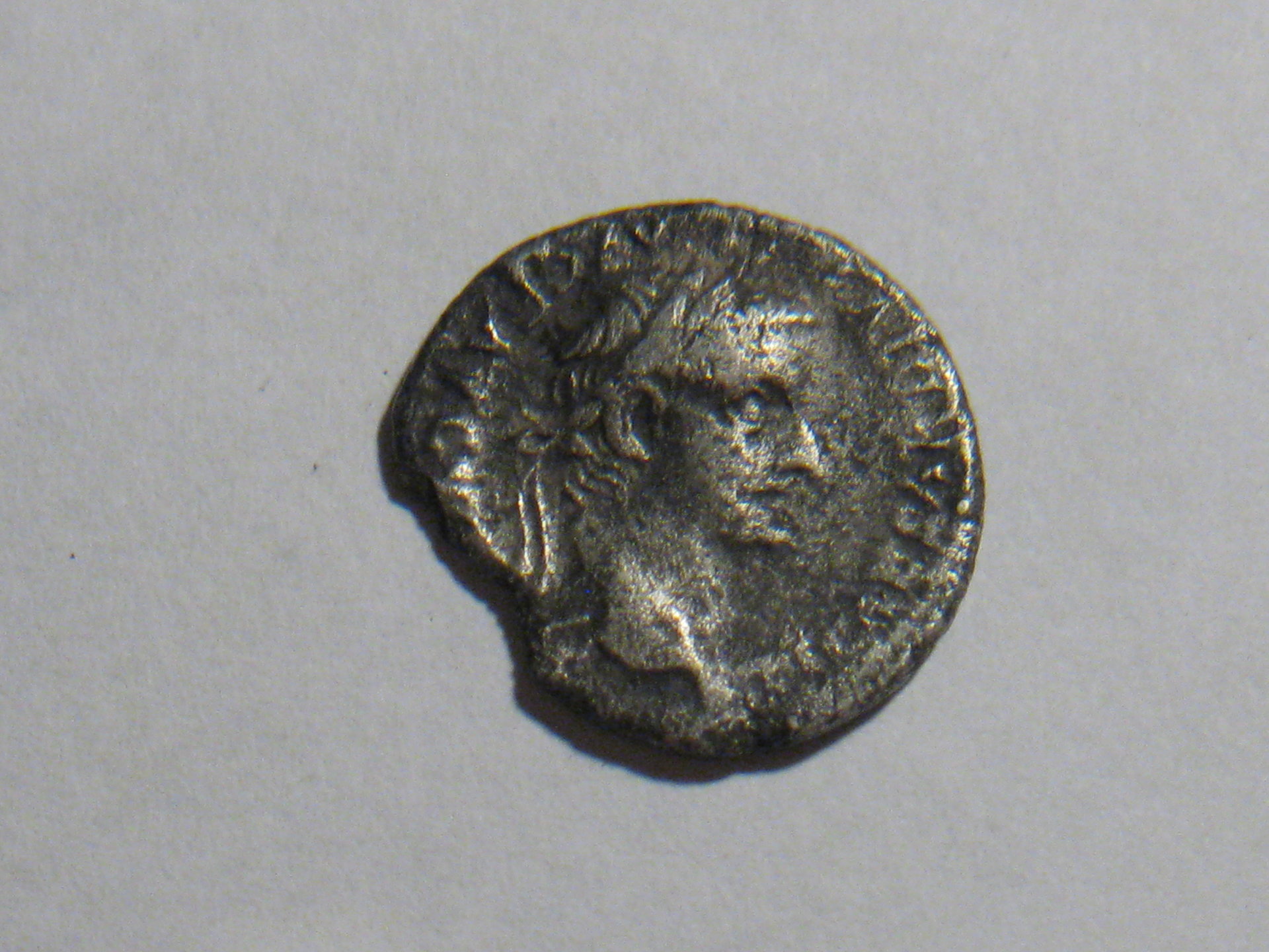 tiberius denari 001.JPG