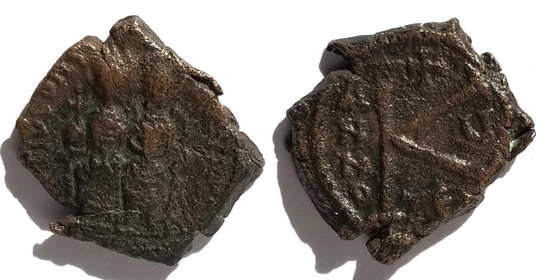 Tiberius II and Anastasia half follis Thessalonica.jpg