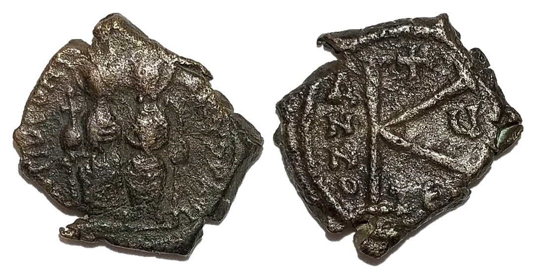 Tiberius II and Anastasia half follis Thessalonica.jpg