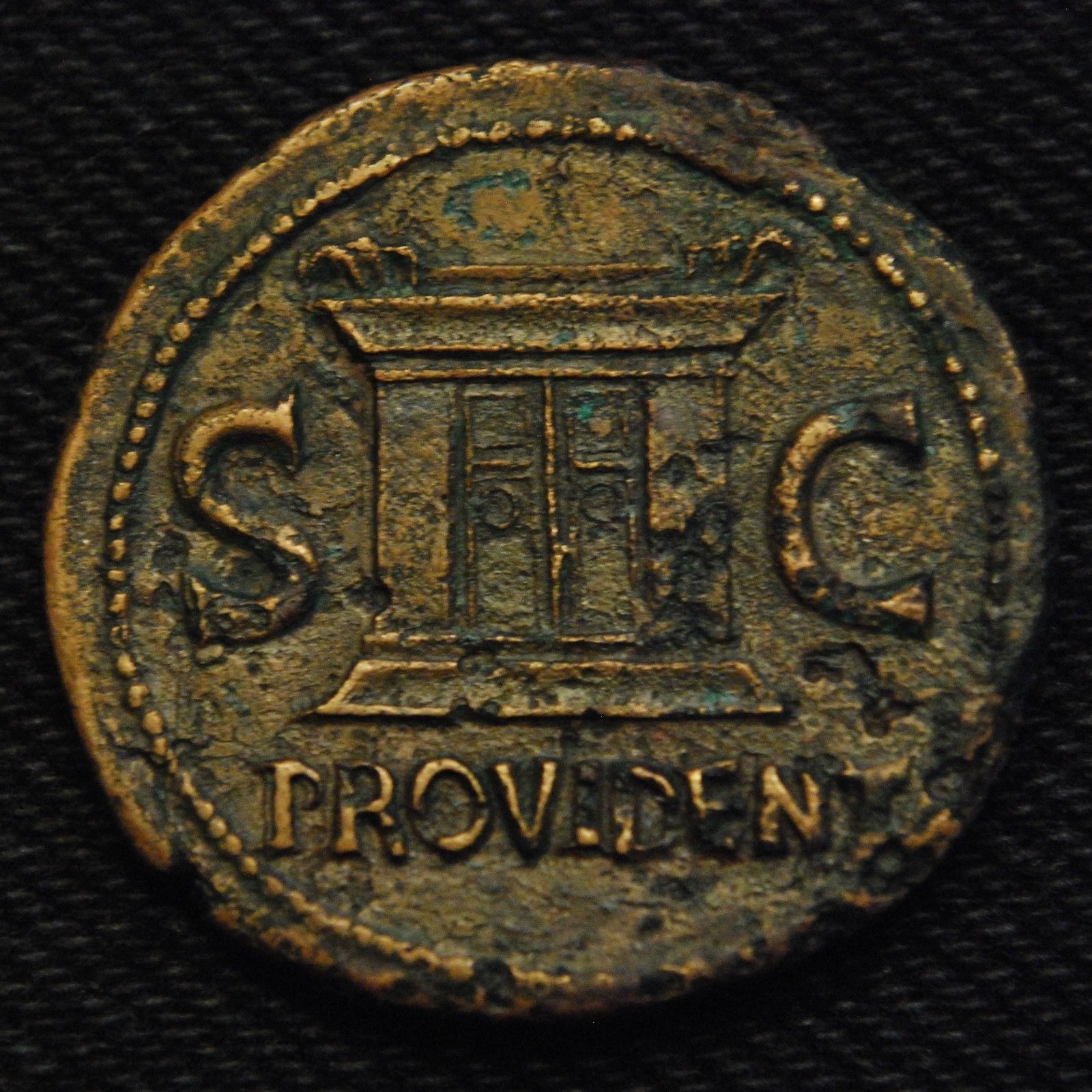 Tiberius rev.jpg