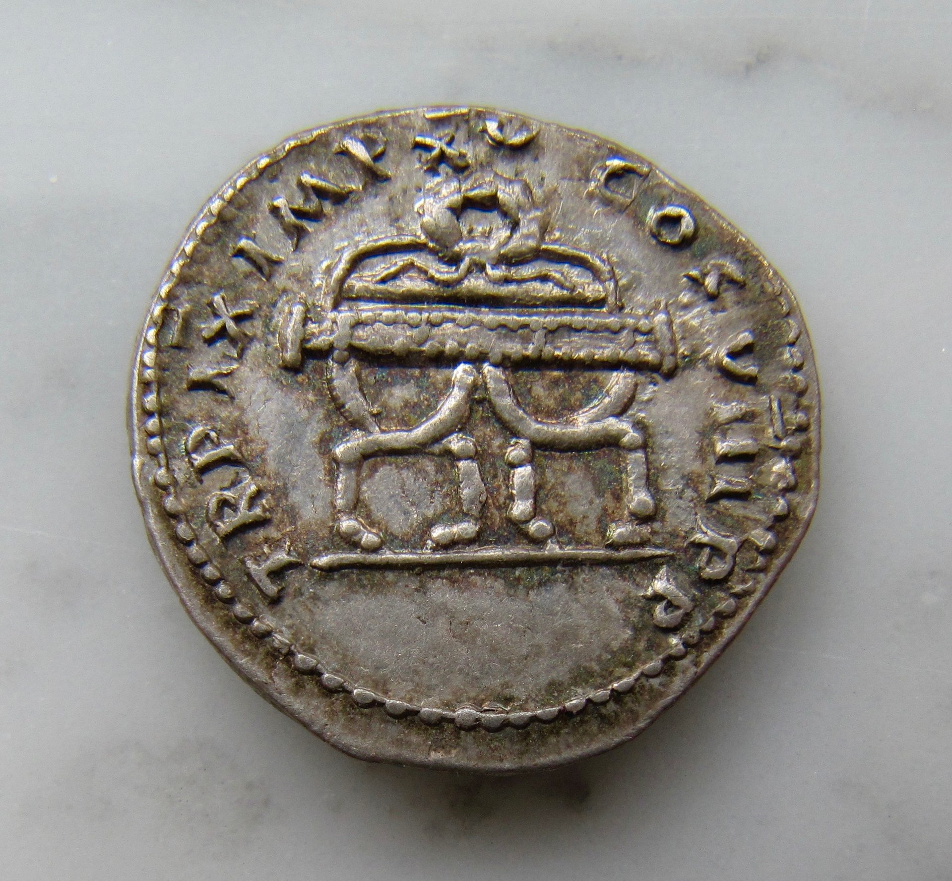 Titus denarius curule chair REV - 1.jpg