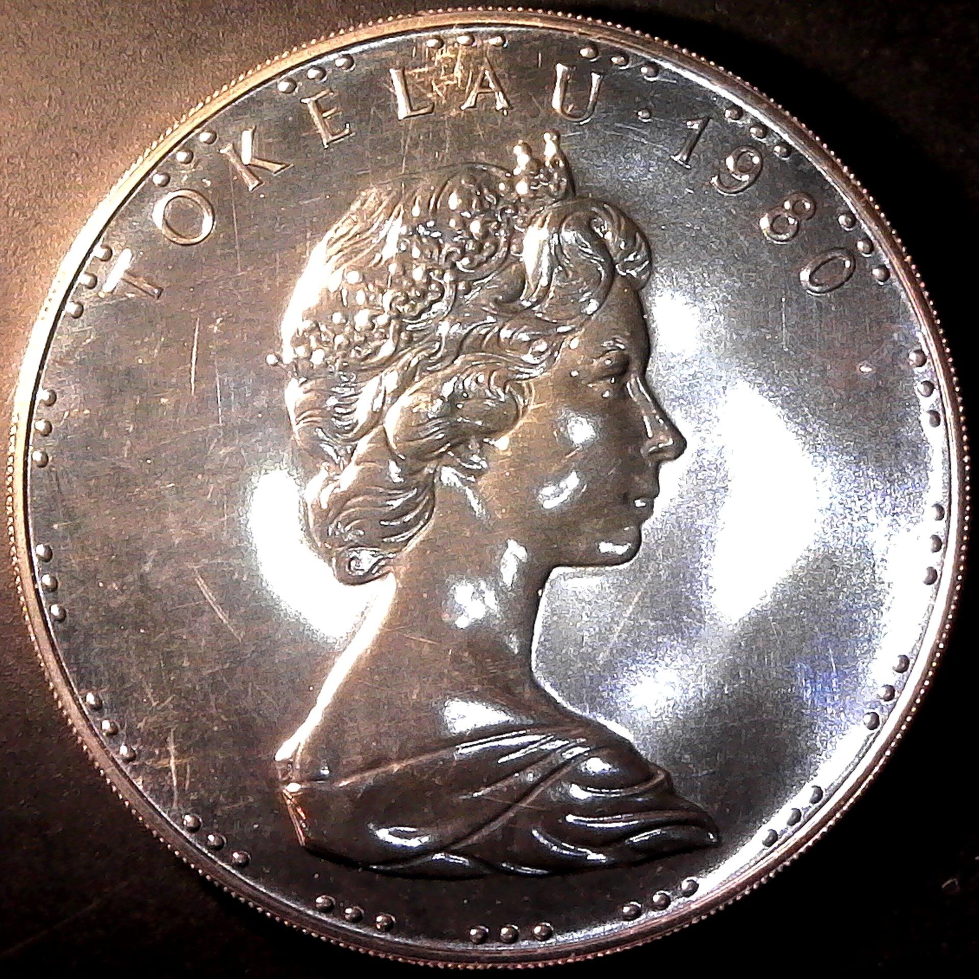 Tokelau Dollar 1980 obv A.jpg