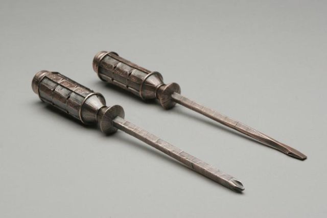 tools_made_out_of_coins_640_12.jpg