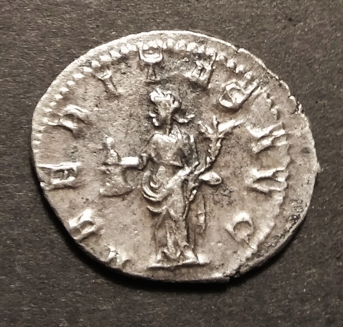 Trajan Decius R3.jpg