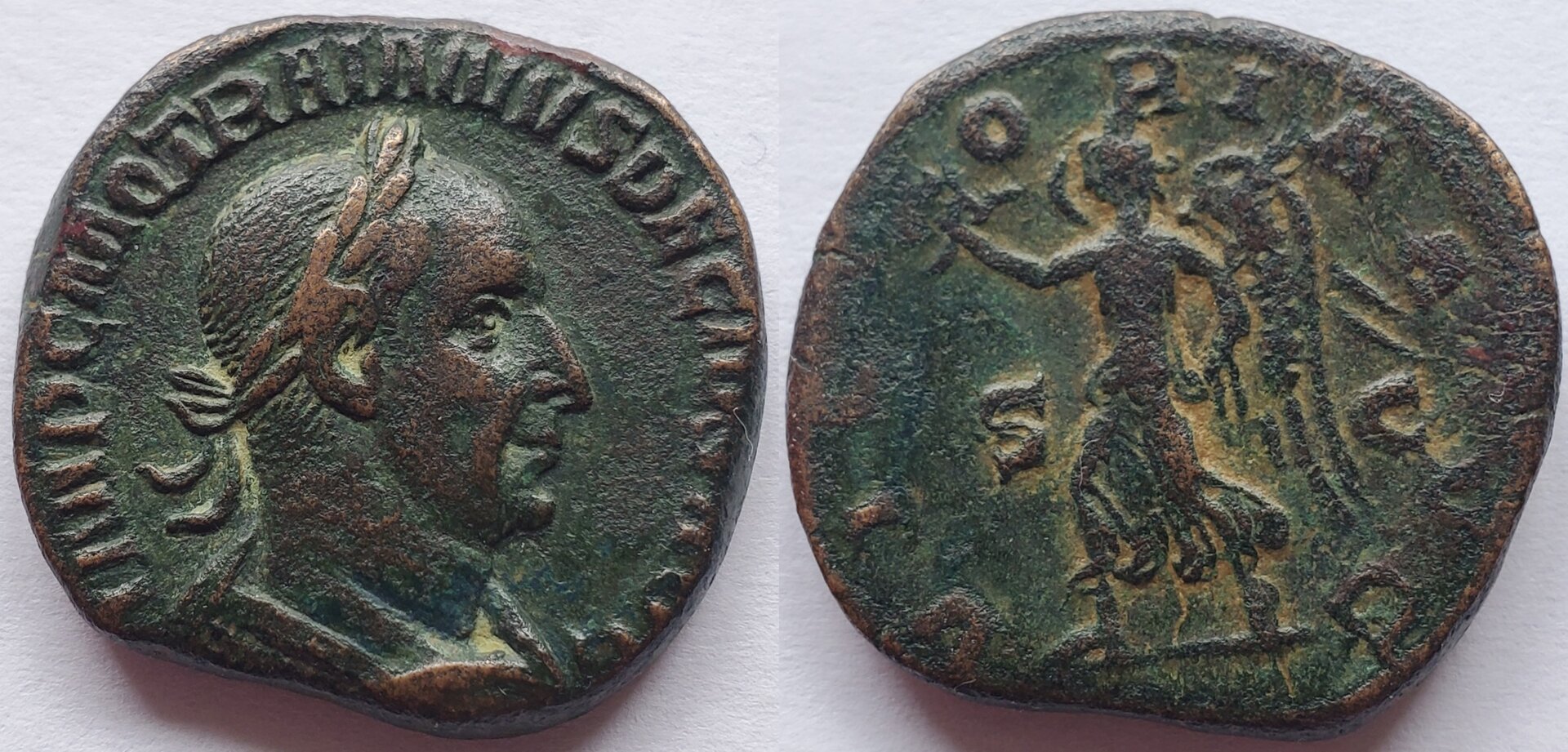 Trajan Decius sestertius victory.jpg