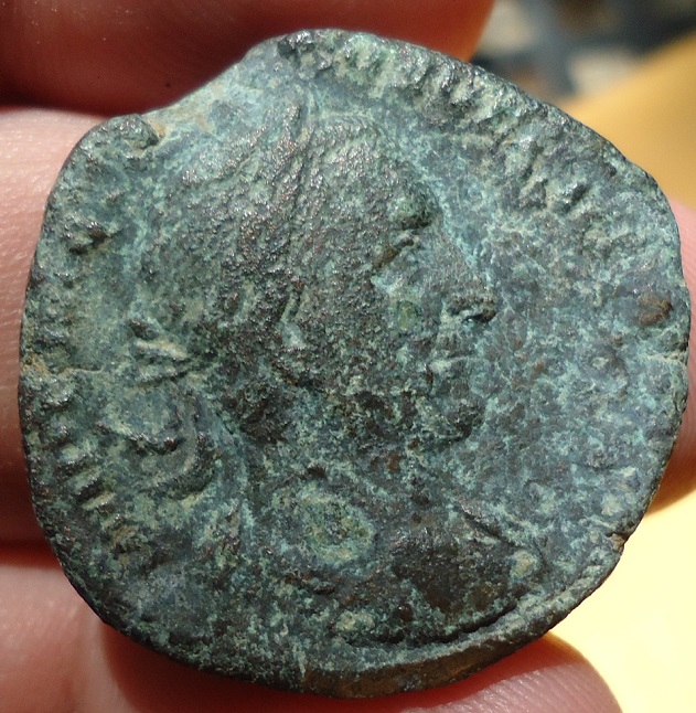Trajan Decius - Sestertius Victory Jun 2017 (7).JPG