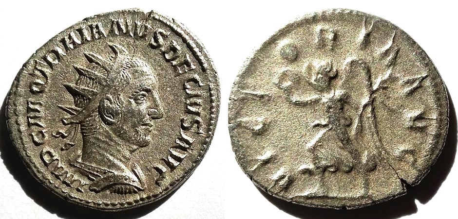 Trajan Decius Victoria.jpg