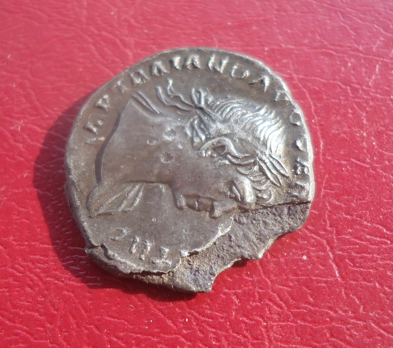 Trajan - Den. Fourree Roma seated Jan 2017 (0det).jpg