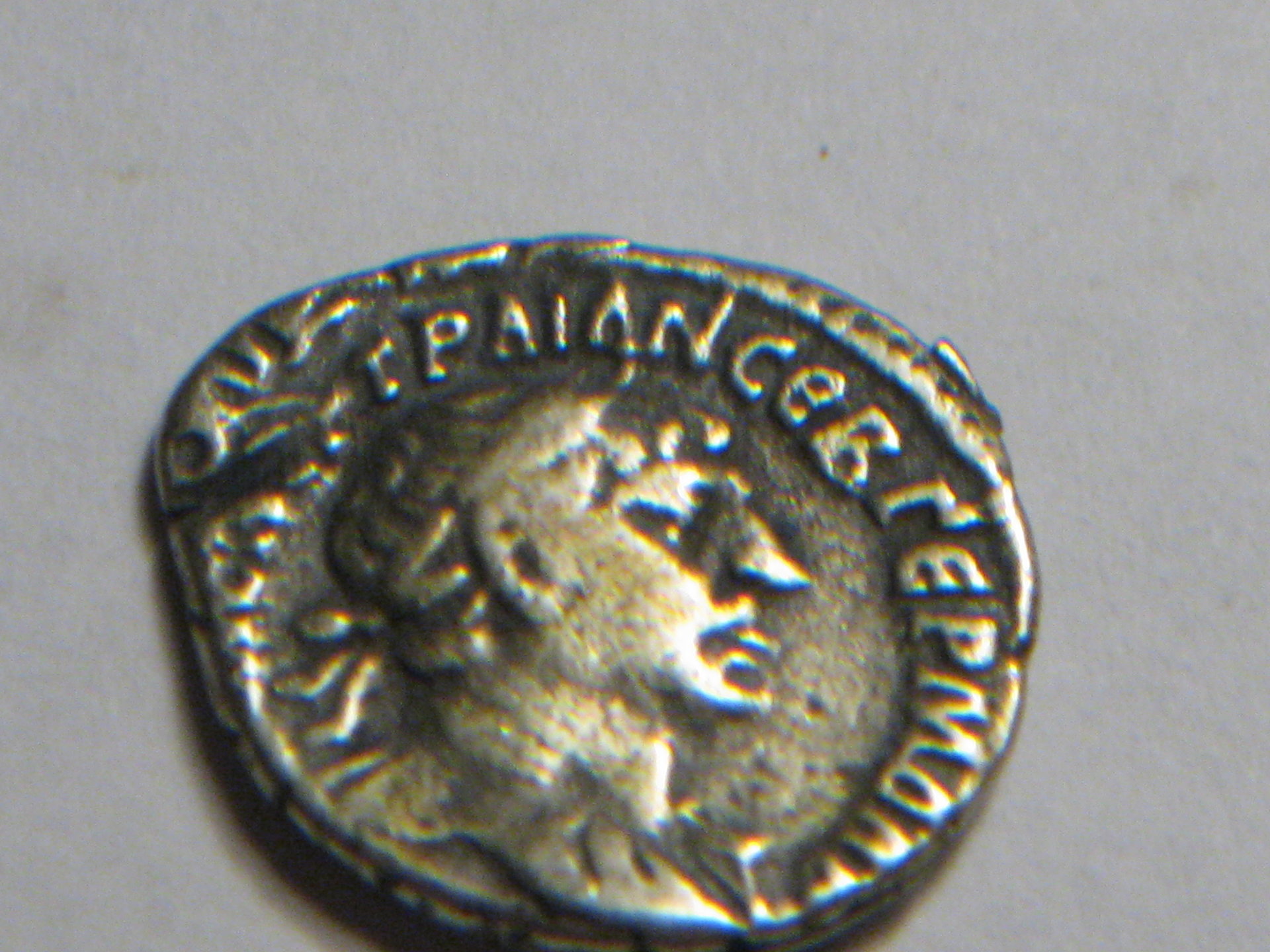 trajan denari  arabian and victory reverses 001.JPG