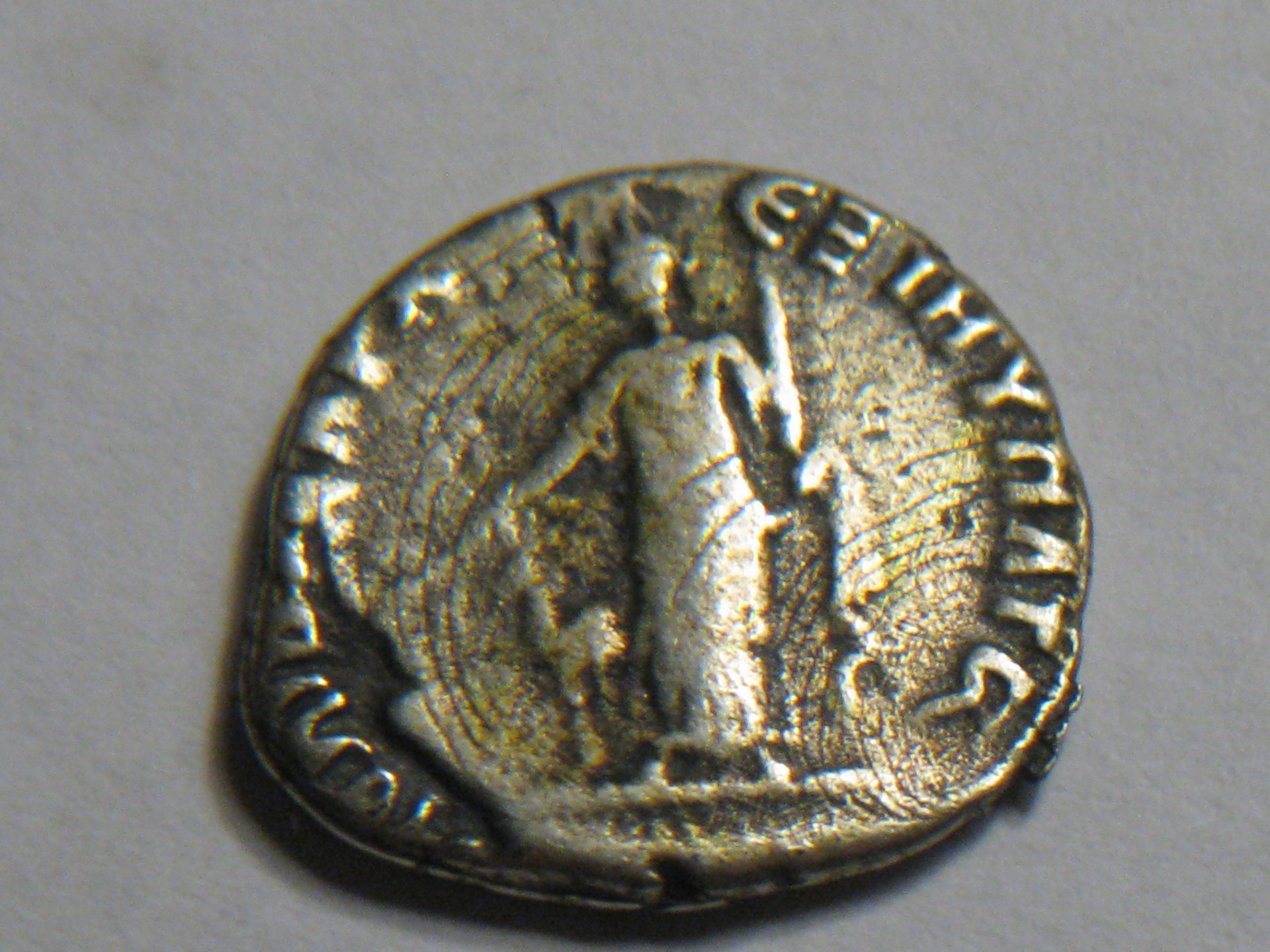 trajan denari  arabian and victory reverses 003.JPG