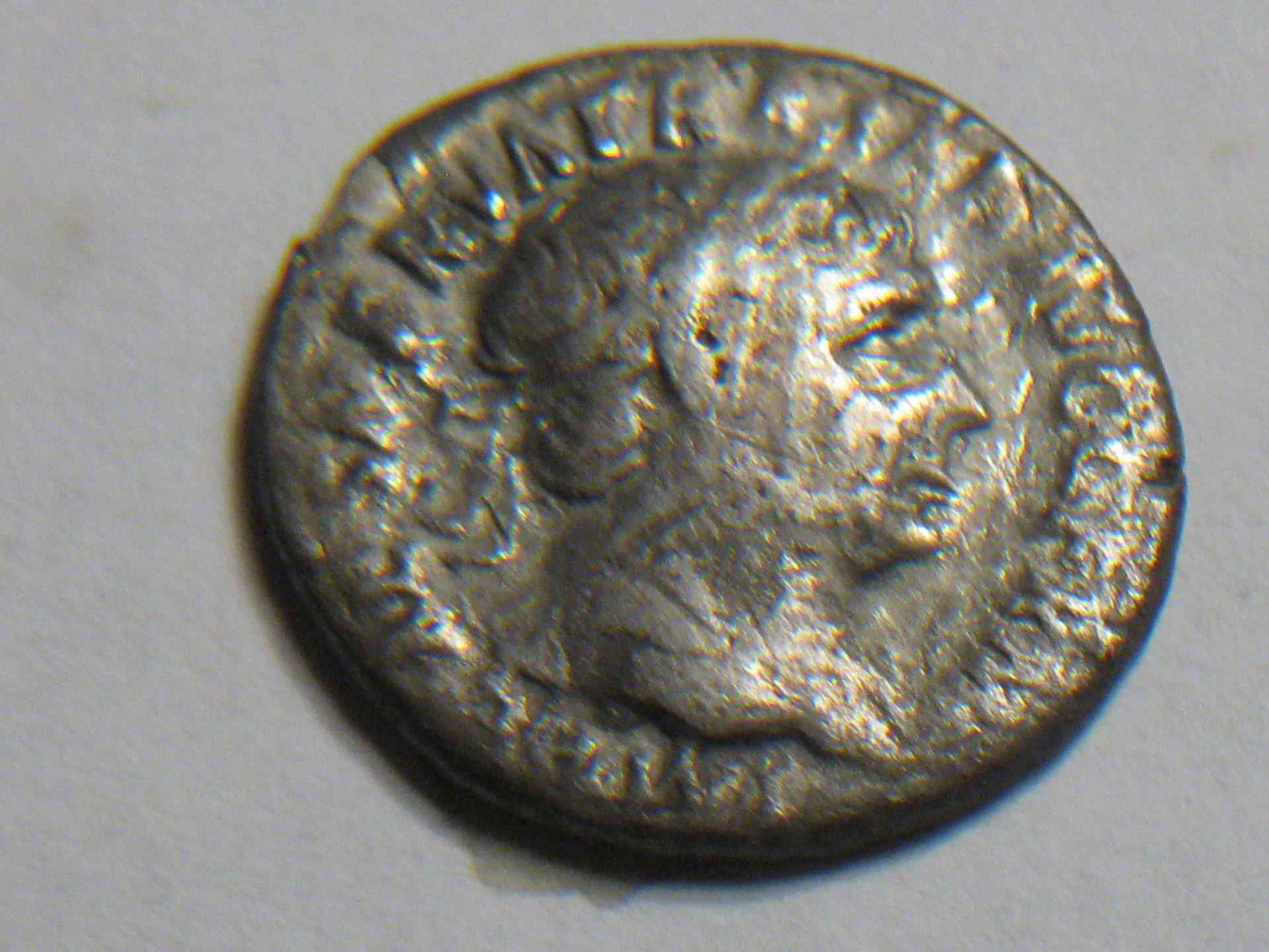 trajan denari  arabian and victory reverses 005.JPG