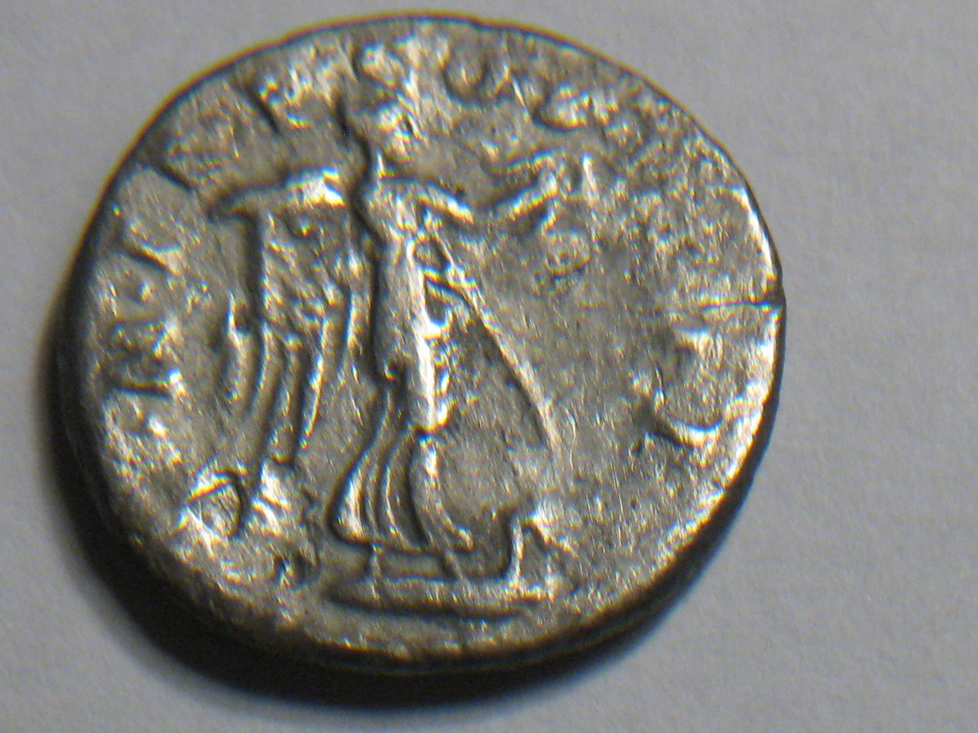 trajan denari  arabian and victory reverses 007.JPG