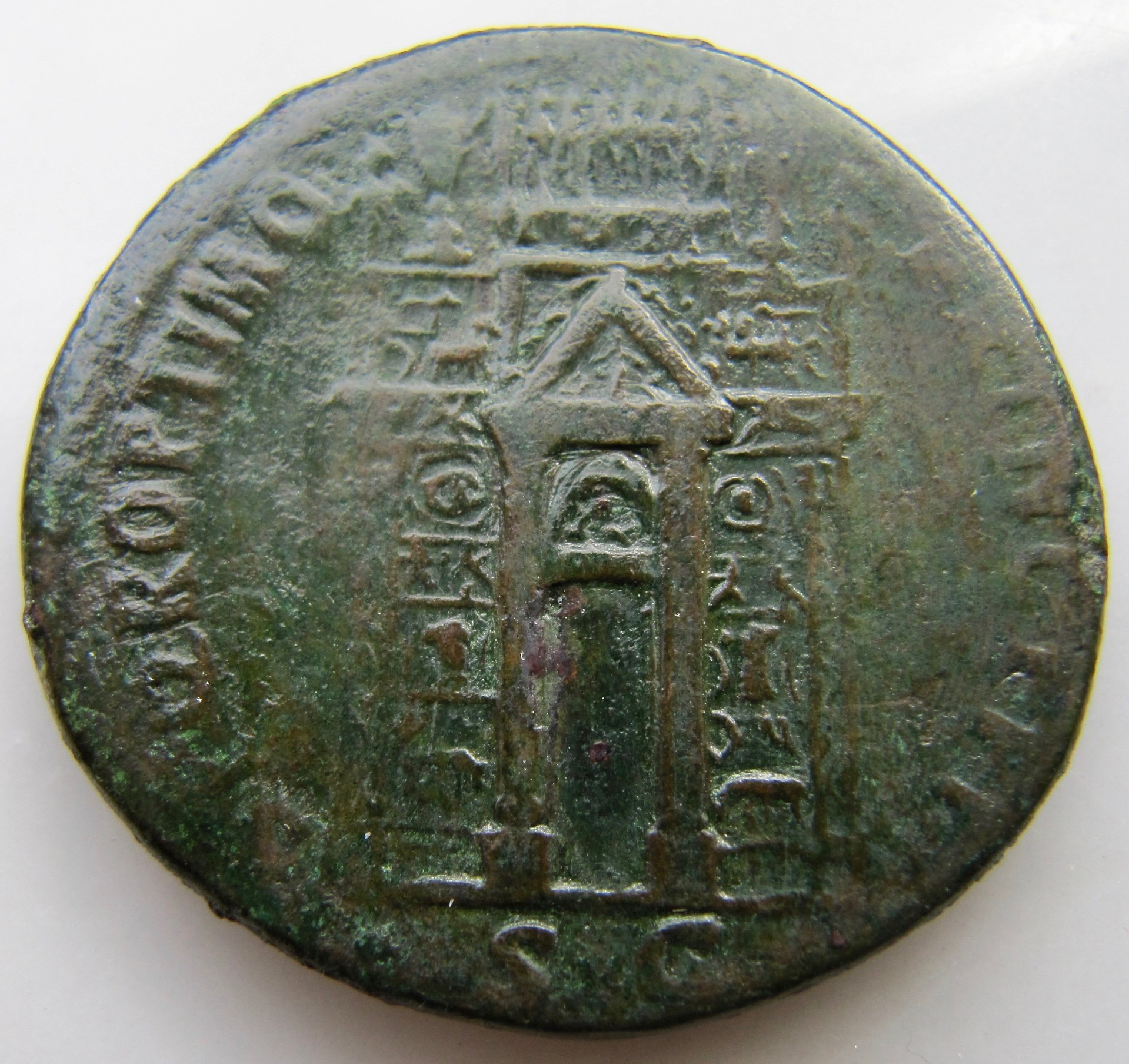 Trajan sestertius TEMPLE IOM REV1 N - 1.jpg