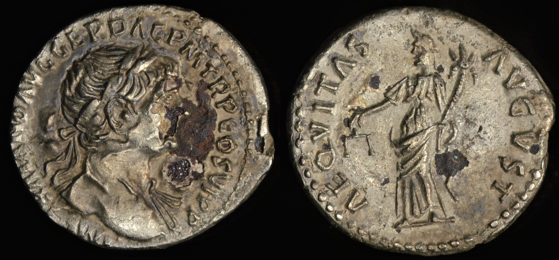 Trajanus fourree denarius.jpg