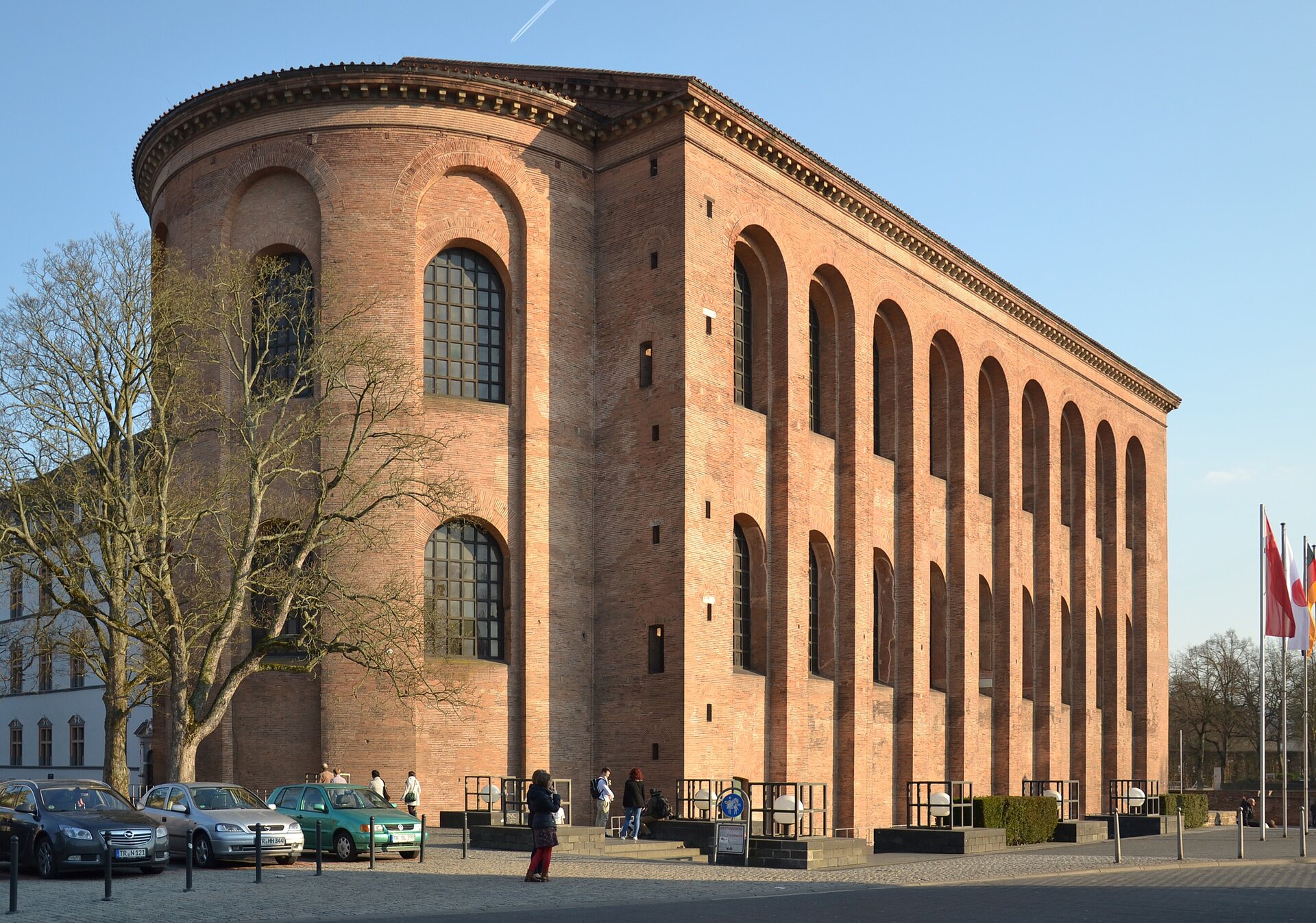 Trier_-_Aula_Palatina.JPG