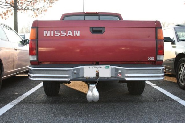 trucknuts1.jpg