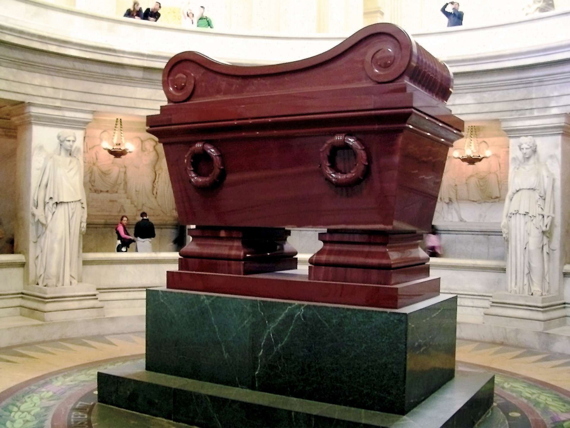 Tumba_de_Napoleon_Bonaparte.jpg