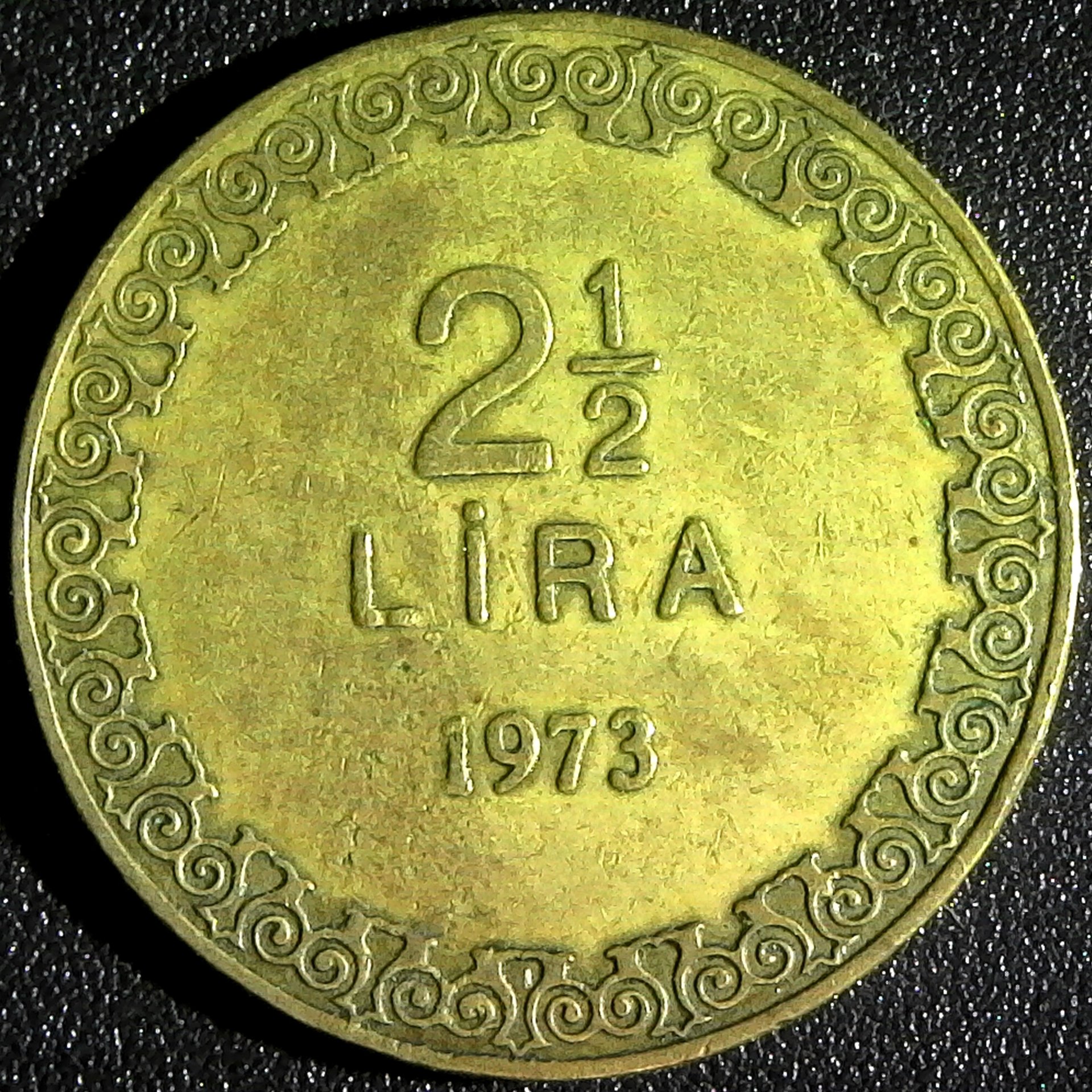 Turkey Prsion token two and a half Lira 1973 rev.jpg