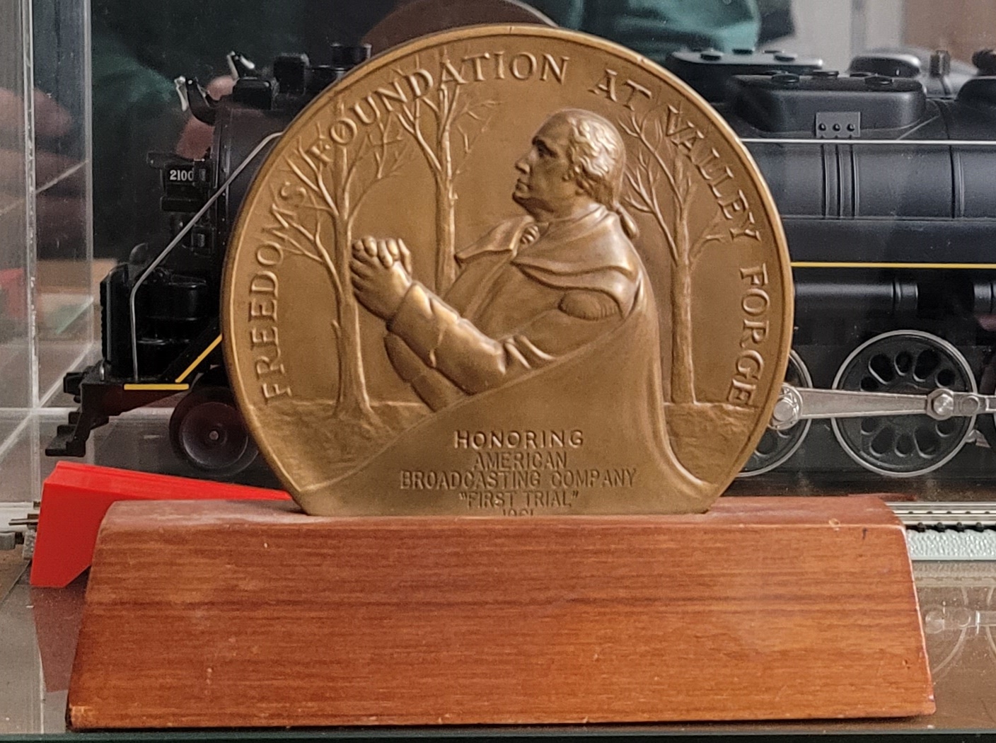 TV FREEDOM FOUNDATION Bronze Medal VALLEY FORGE 3a.jpg