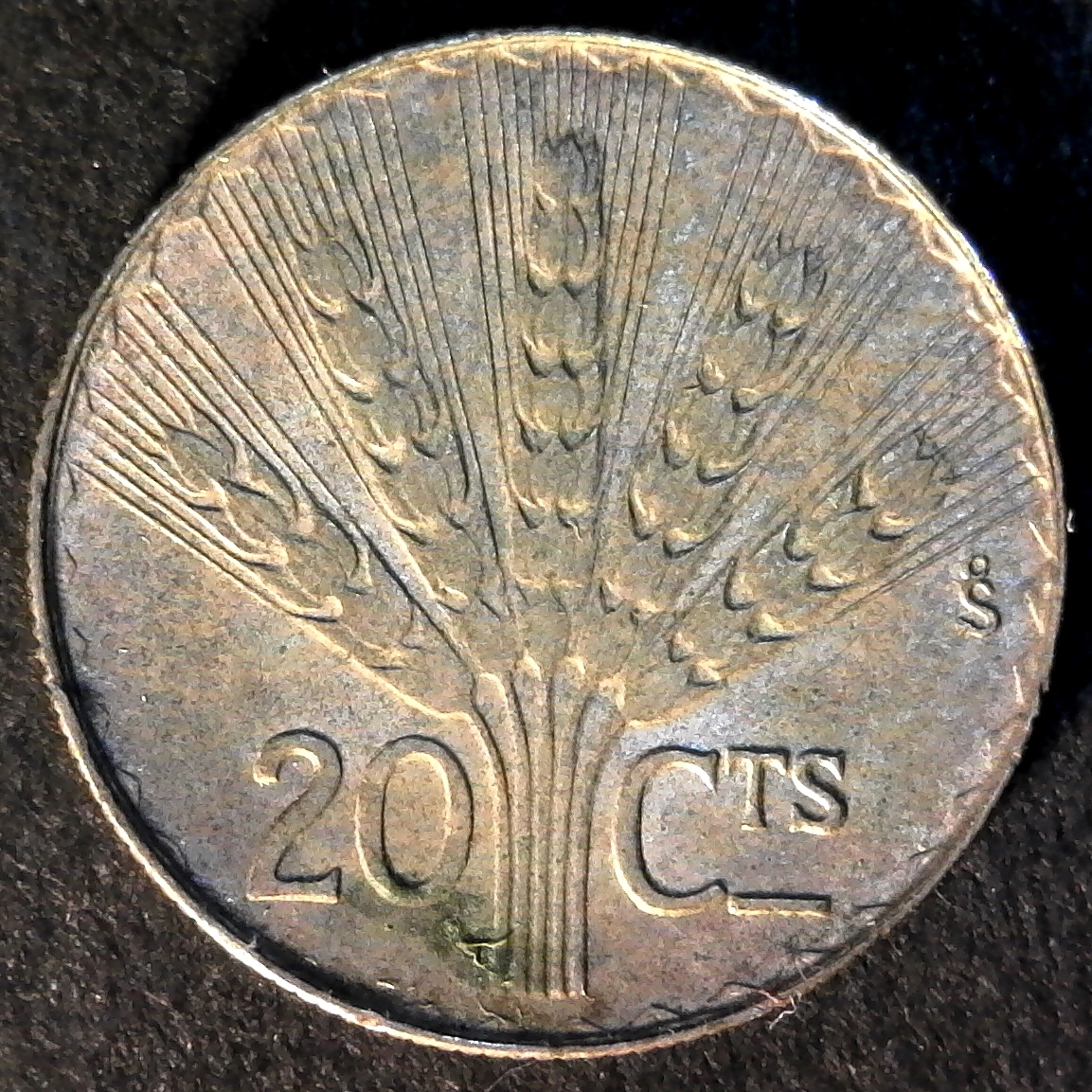 Uraguay 20 C 1942 reverse.jpg