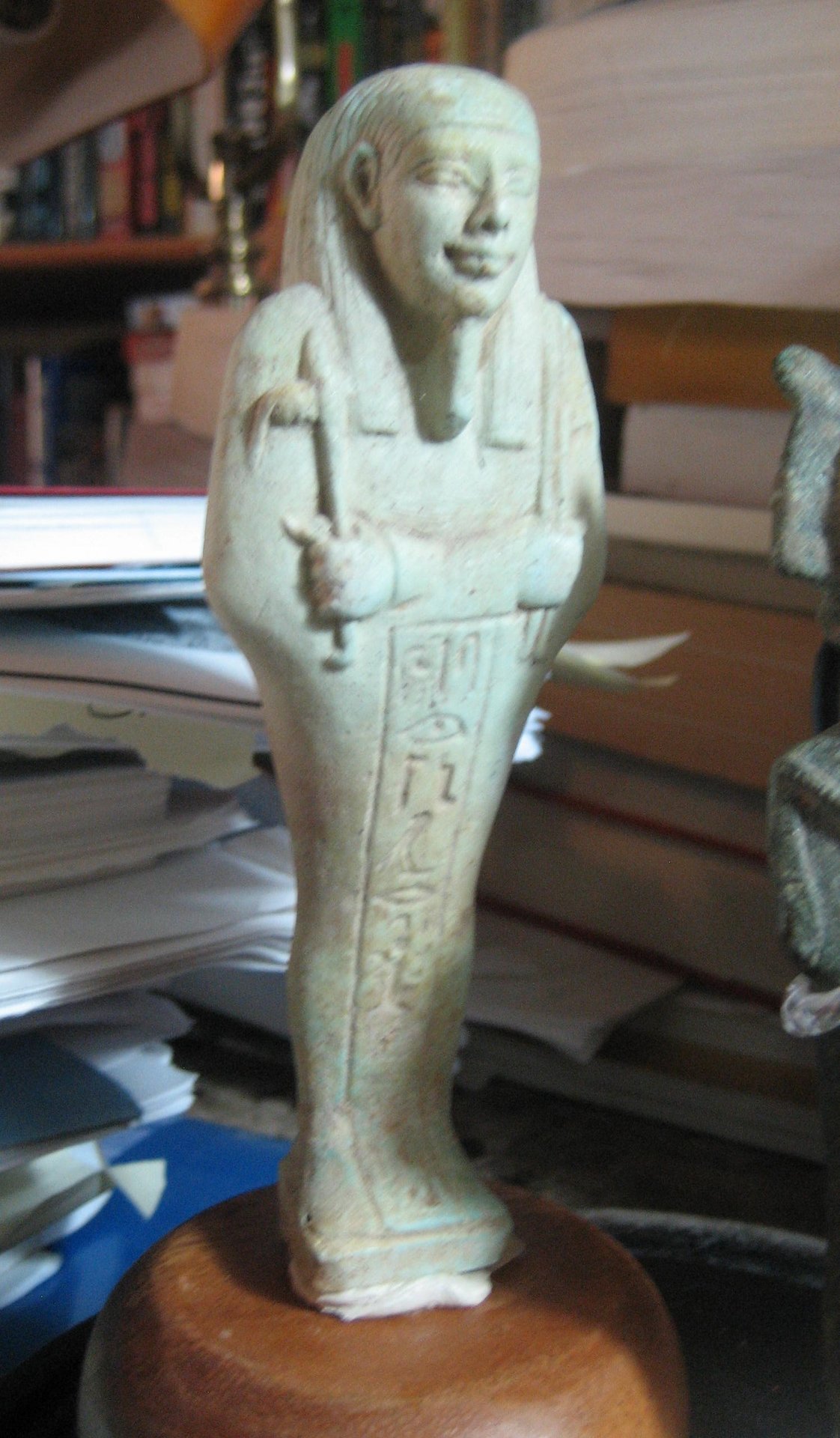 Ushabti with hieroglyphics 10.jpg