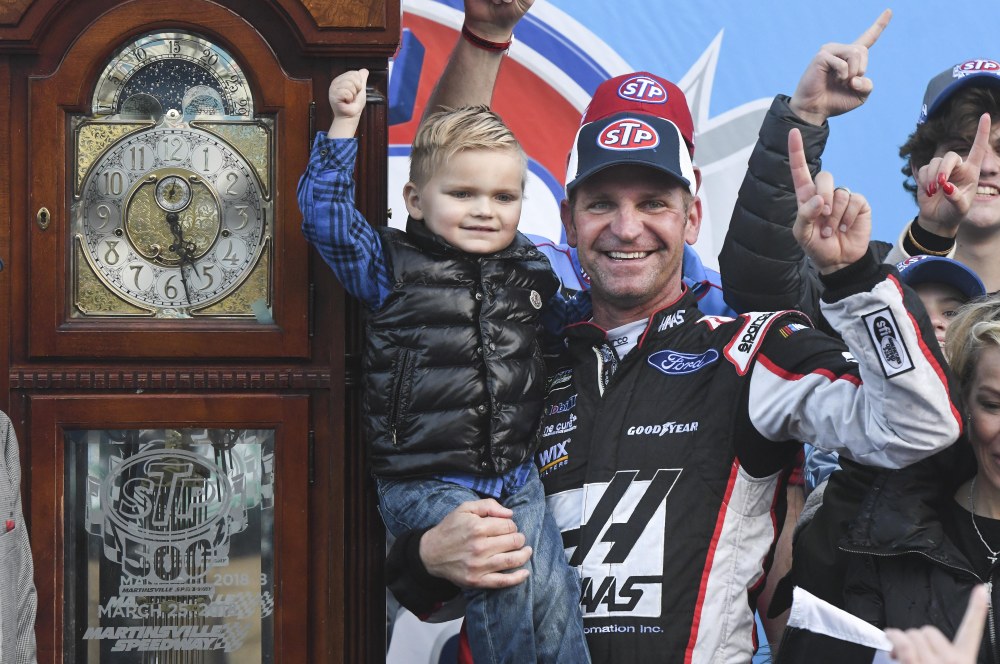 usp_nascar__stp_500_98738957.jpg