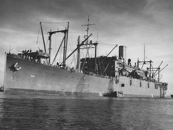 USS_Hunter_Liggett_(APA-14)_c1944.jpg